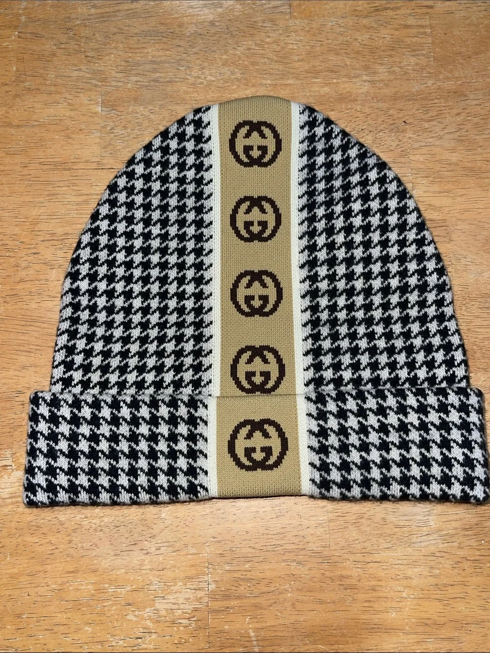 Gucci Black & Beige Houndstooth Beanie with Logo Stripe